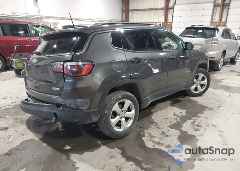 2018 Jeep Compass Latitude 4X4 from USA, damaged, VIN 3C4NJDBB4JT402164